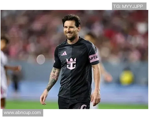 梅西加盟新俱乐部引领足球新时代掀起全球关注与热议